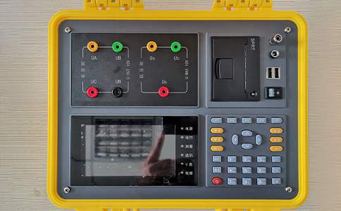 特种变压器变比测试仪设备面板实拍展示图